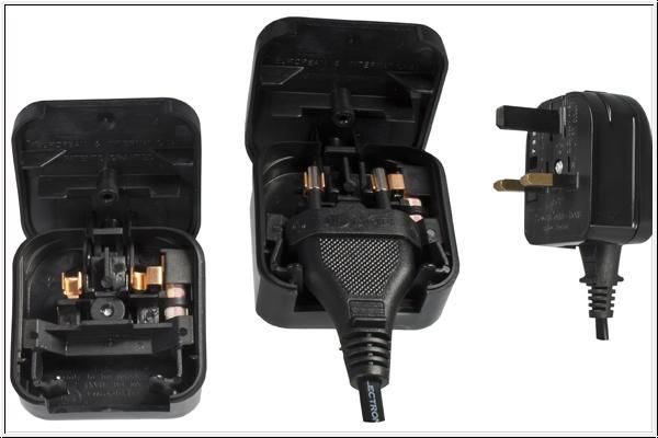 MicroConnect Travel Adapter, Power Adapter - EU to UK, screw lock - W127067325