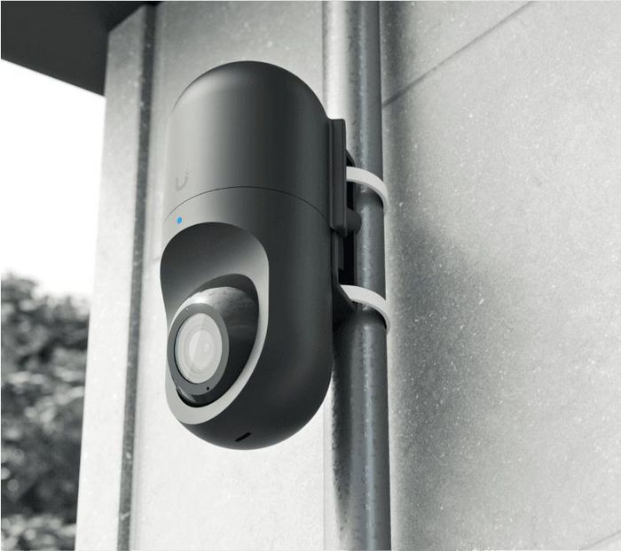 Ubiquiti Versatile weatherproof wall or pole mount for G3 and G5 Flex